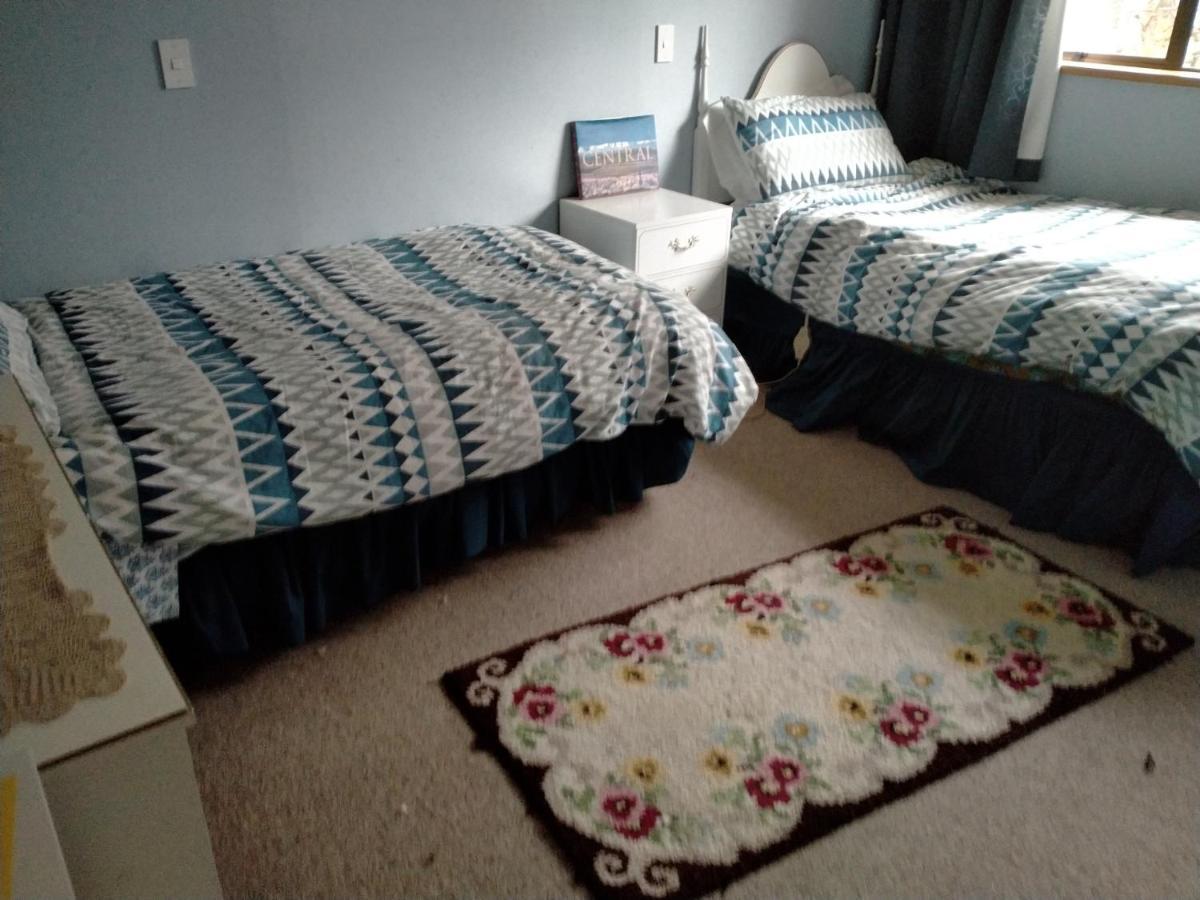 Lesley'S Bed And Breakfast Cromwell Bagian luar foto